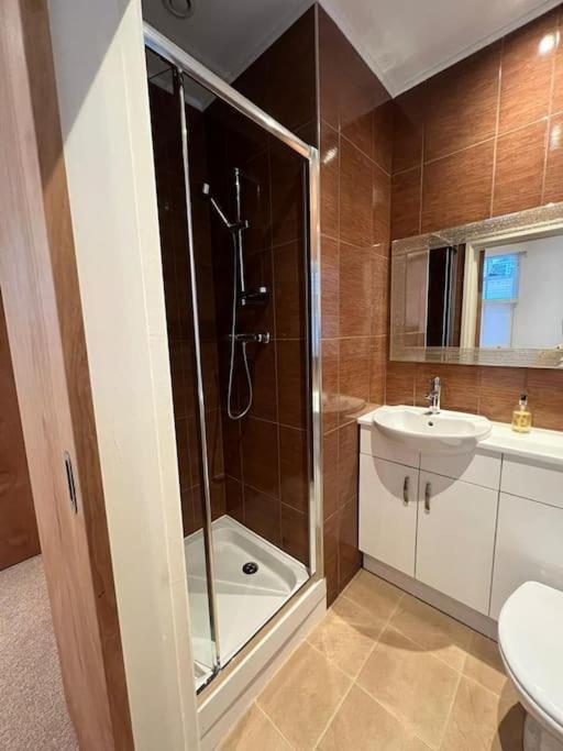Superb 2Bed/2Bath Flat Waterloo Londonアパートメント エクステリア 写真