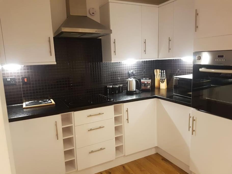 Superb 2Bed/2Bath Flat Waterloo Londonアパートメント エクステリア 写真